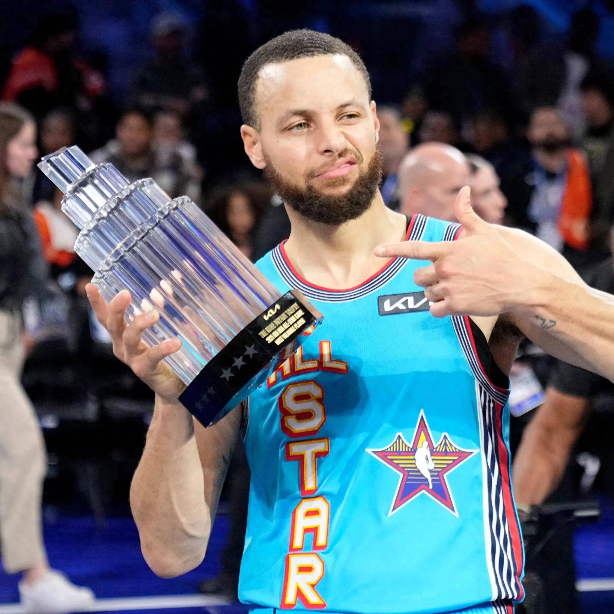 尔向我们展 尔向我们展