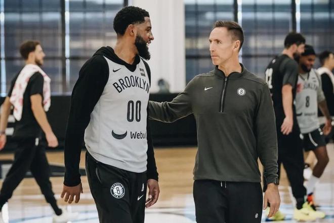 与防守球员 与防守球员