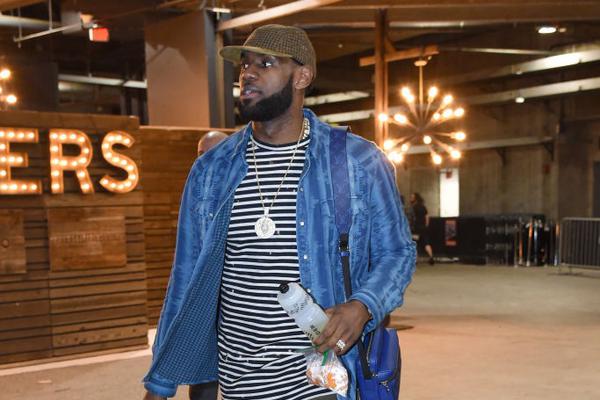 肋部反击的 肋部反击的